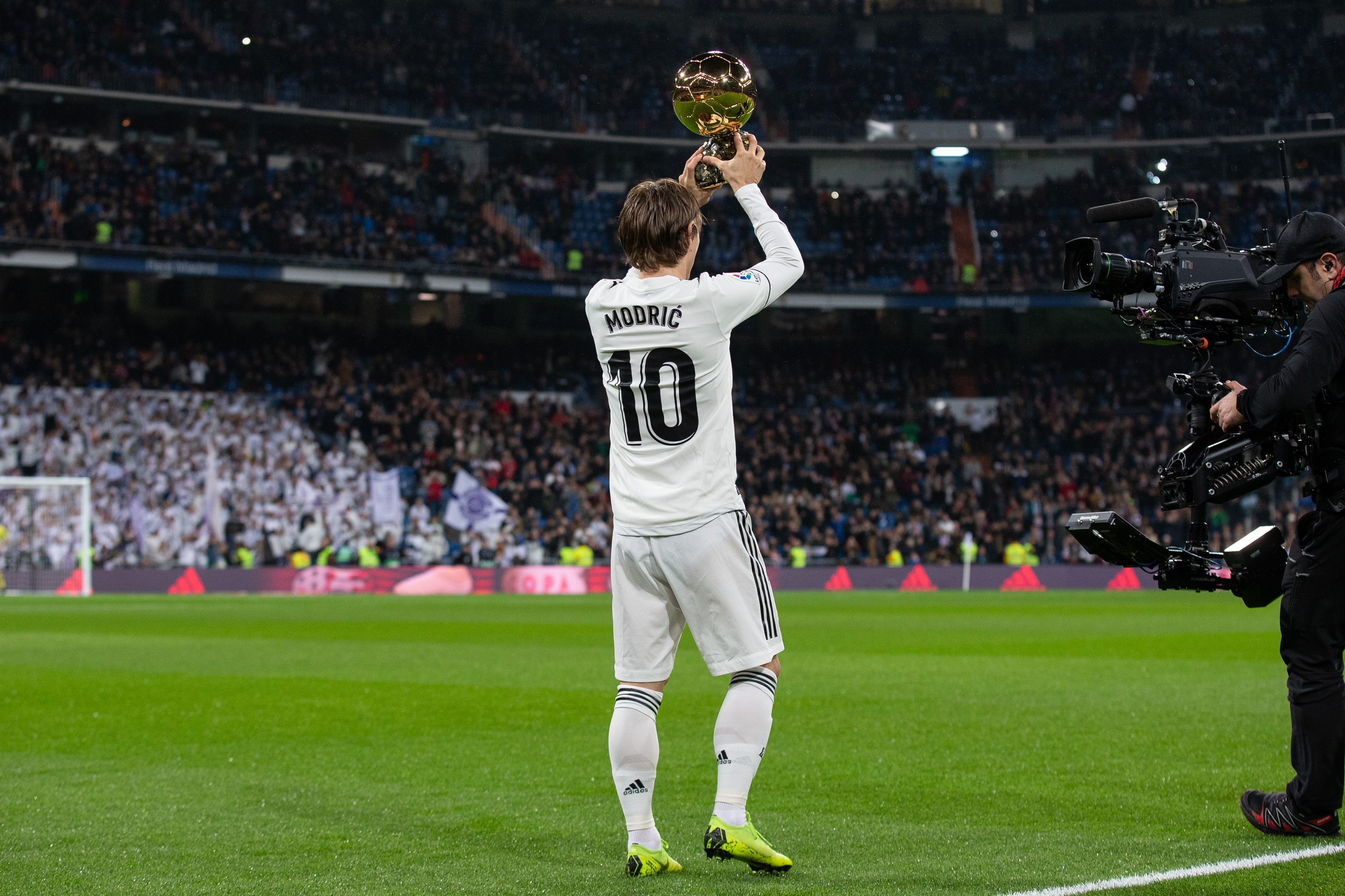 致敬时间里前行的你，魔域口袋版十周年大师怀表联动